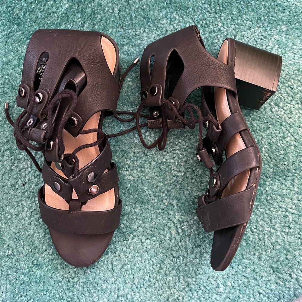 Low block heel lace up sandal